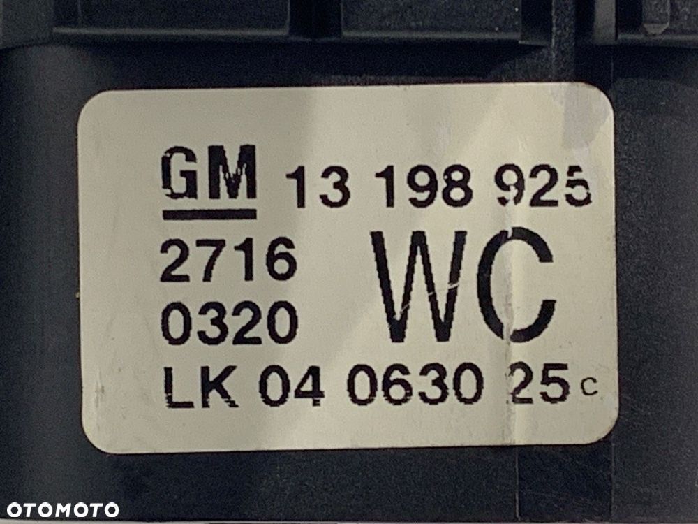 WŁĄCZNIK ŚWIATEŁ  OPEL ASTRA H Kombi (A04) 2004 - 2014 1.4 (L35) 66 kW [90 KM] benzyna 2004 - - 5