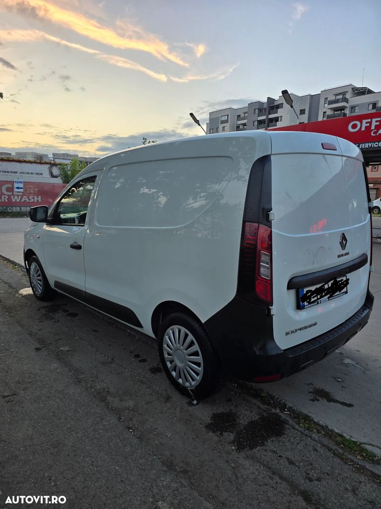 Renault Express - 4