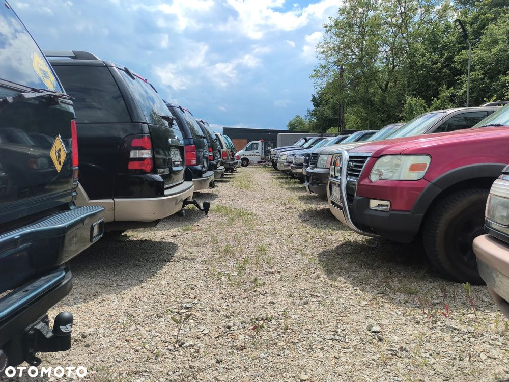 Ford Explorer 4.0 4WD - 18