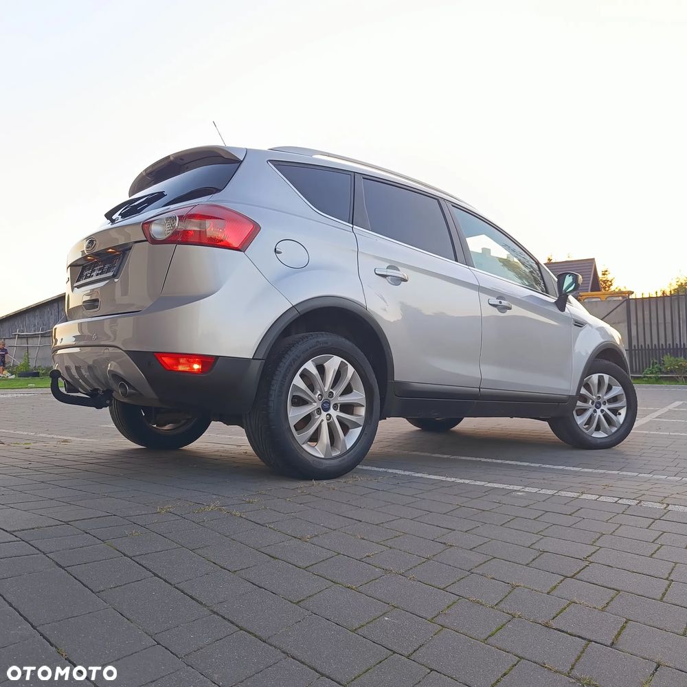 Ford Kuga 2.0 TDCi 2x4 Titanium - 9