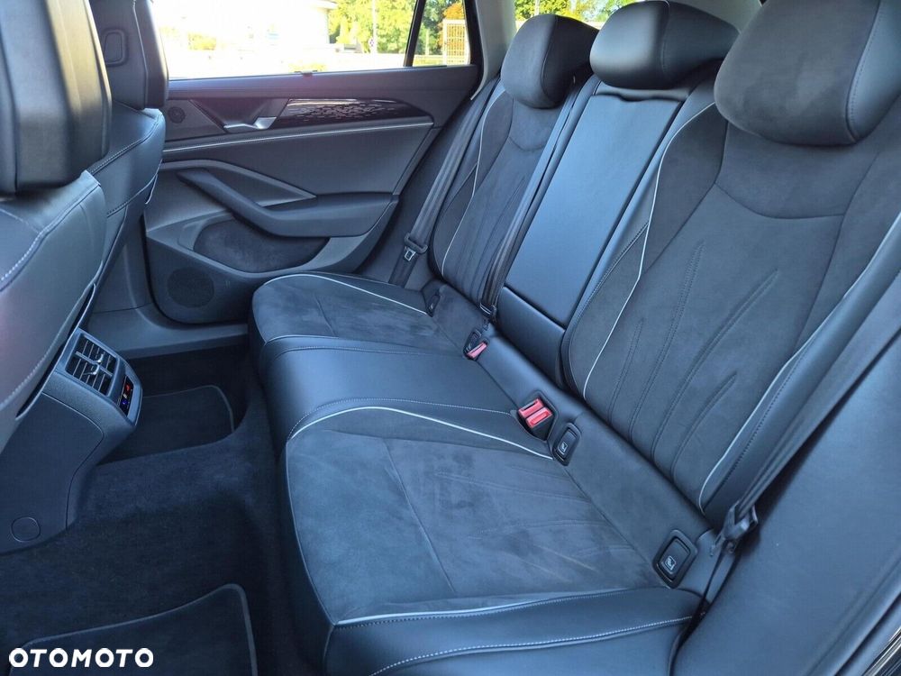 Volkswagen Passat Variant 2.0 TDI SCR Elegance DSG - 16