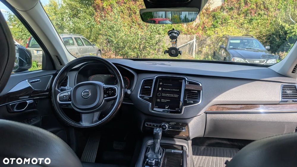 Volvo XC 90 - 9