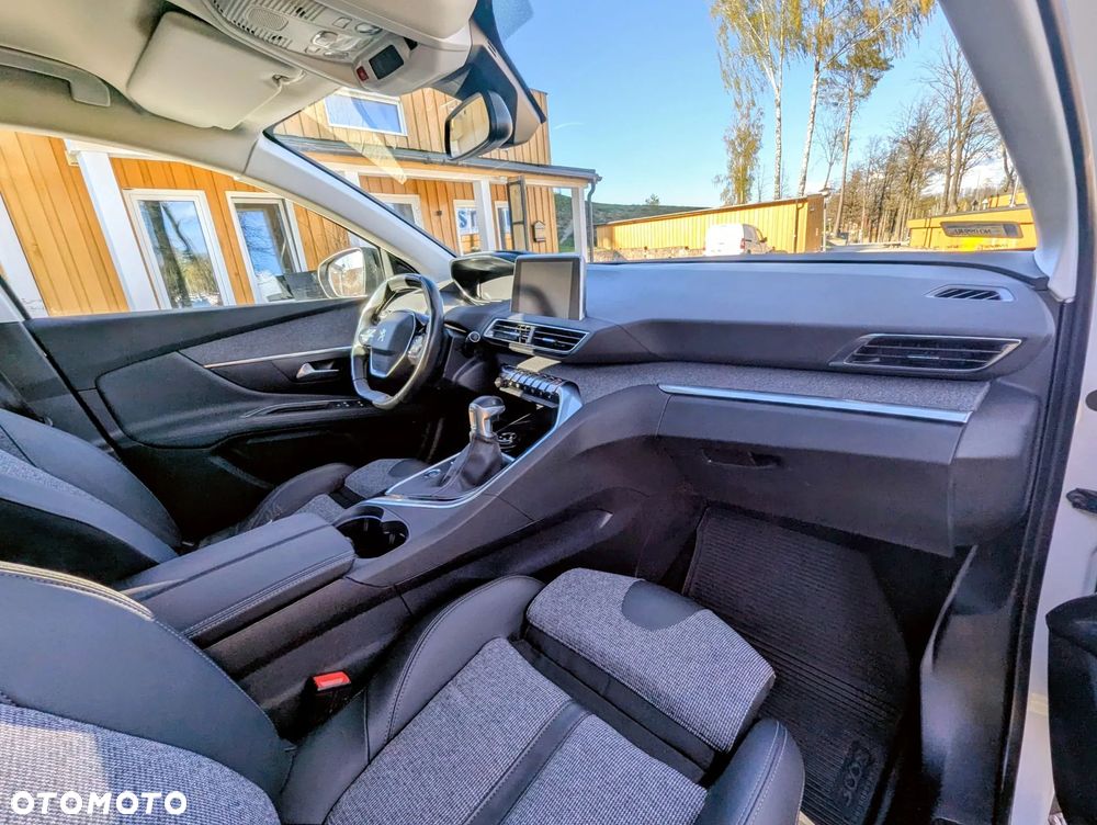 Peugeot 3008 1.2 PureTech Allure S&S - 11