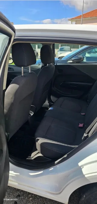 Chevrolet Aveo - 12