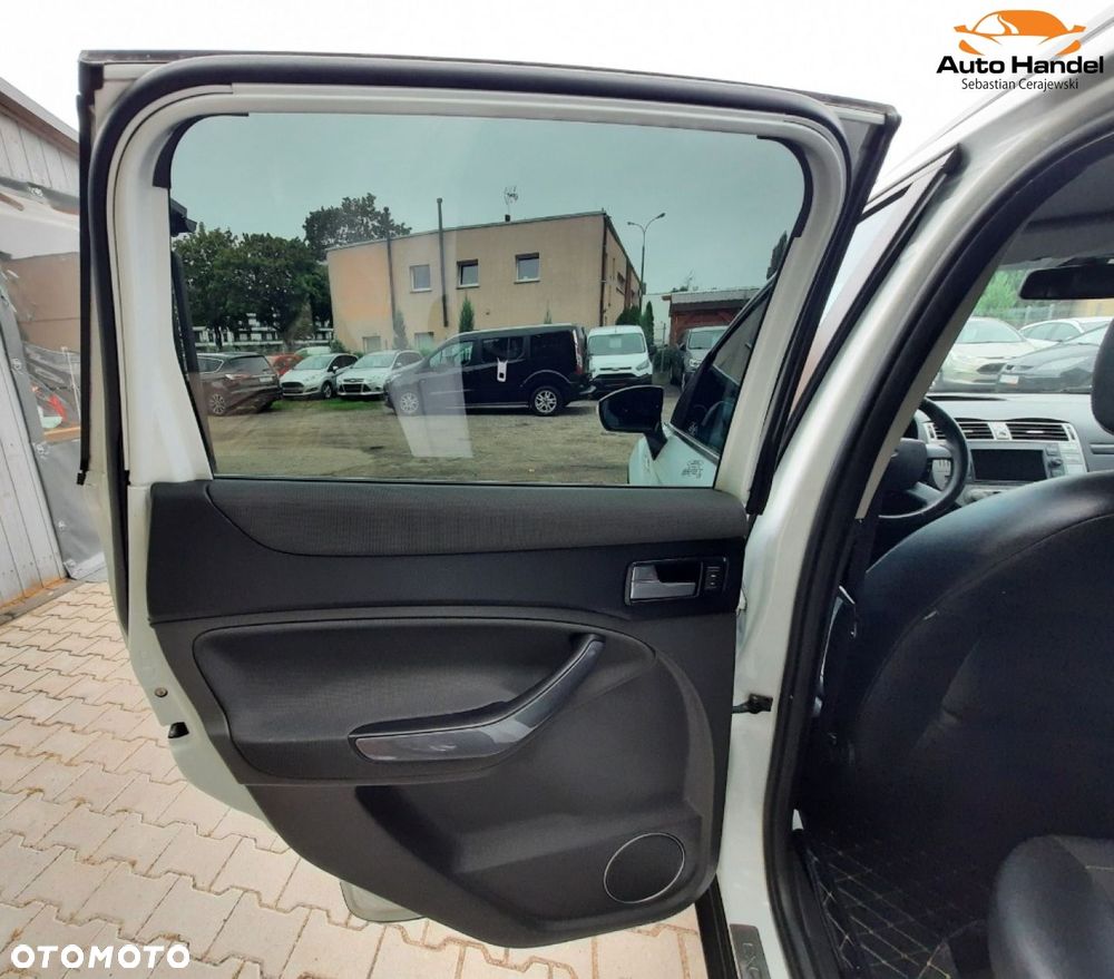 Ford Kuga 2.0 TDCi 4x4 Titanium - 38