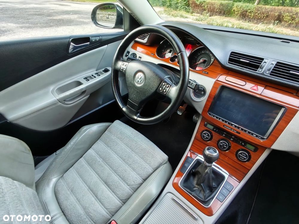 Volkswagen Passat 2.0 TSI Highline - 25