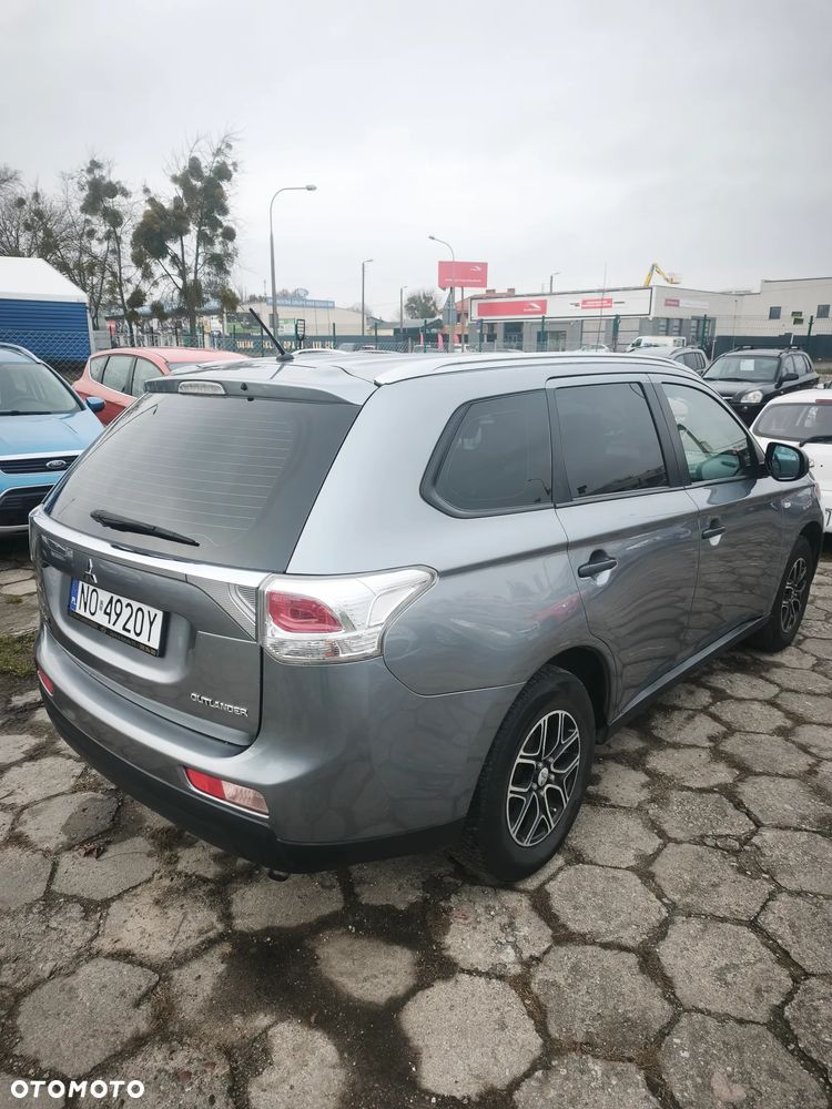 Mitsubishi Outlander 2.0 2WD Plus - 3