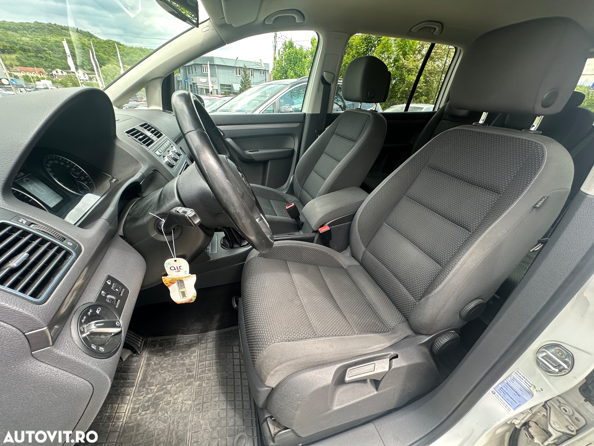 Volkswagen Touran 2.0 TDI BlueMotion Technology Comfortline - 6