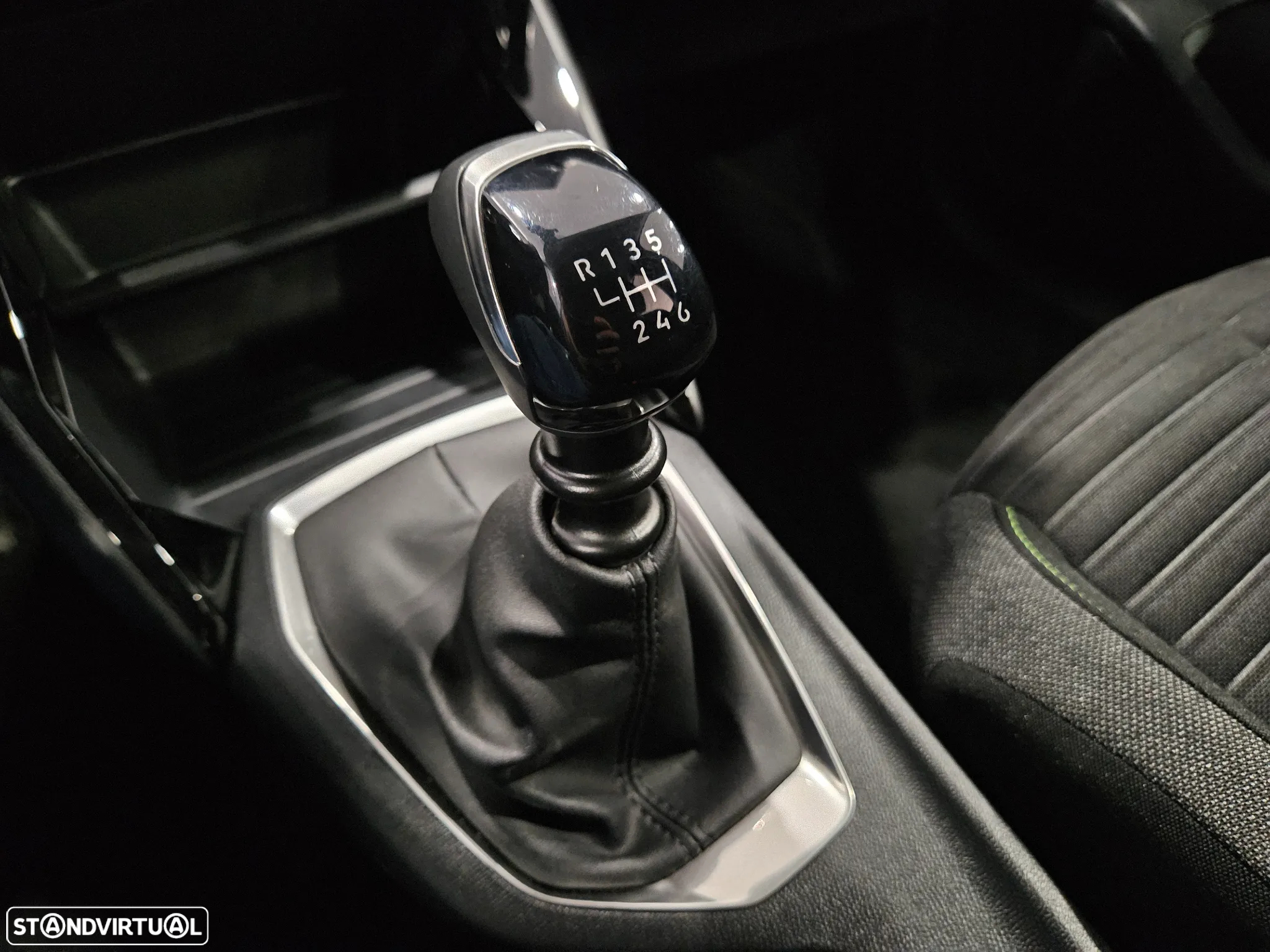 Peugeot 208 1.2 PureTech Active Pack - 13