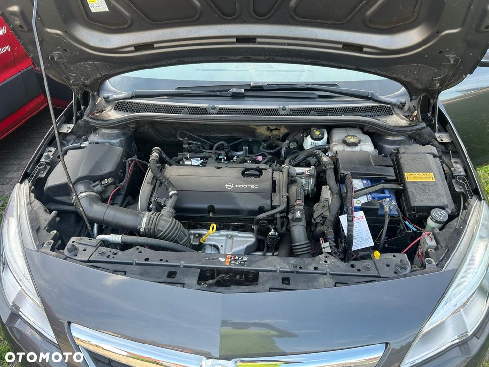 Opel Astra 1.6 Turbo Design Edition - 6