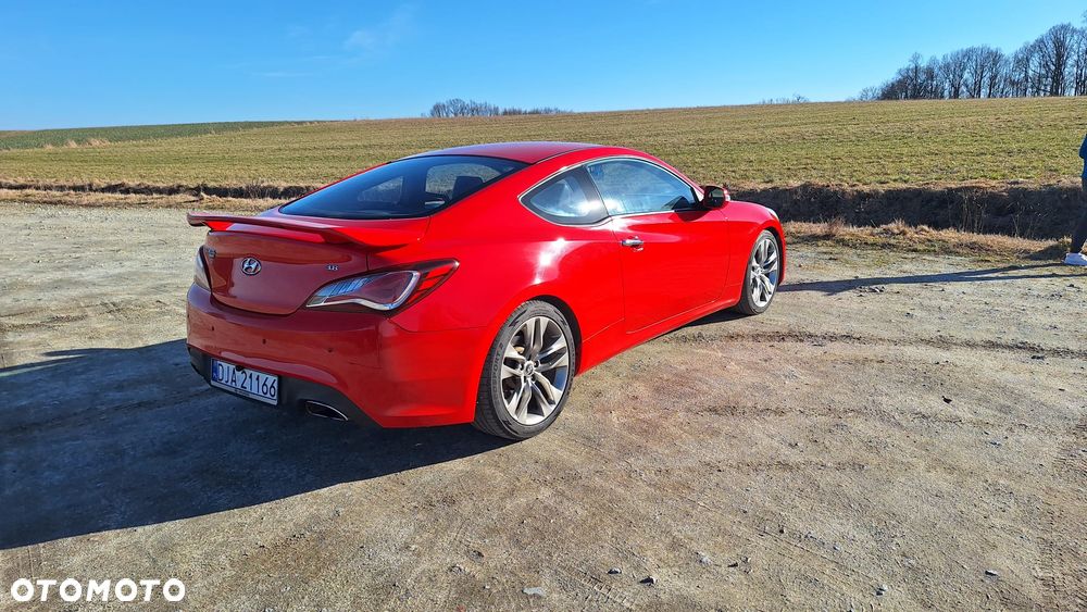 Hyundai Genesis Coupe - 11