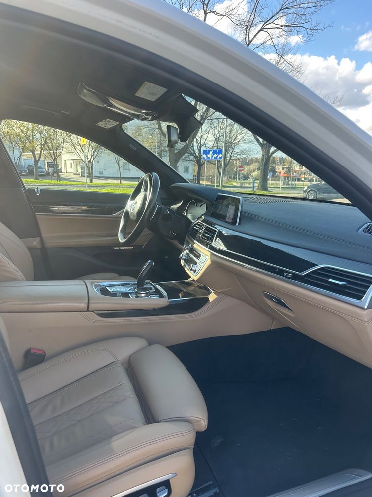 BMW Seria 7 740Li - 17