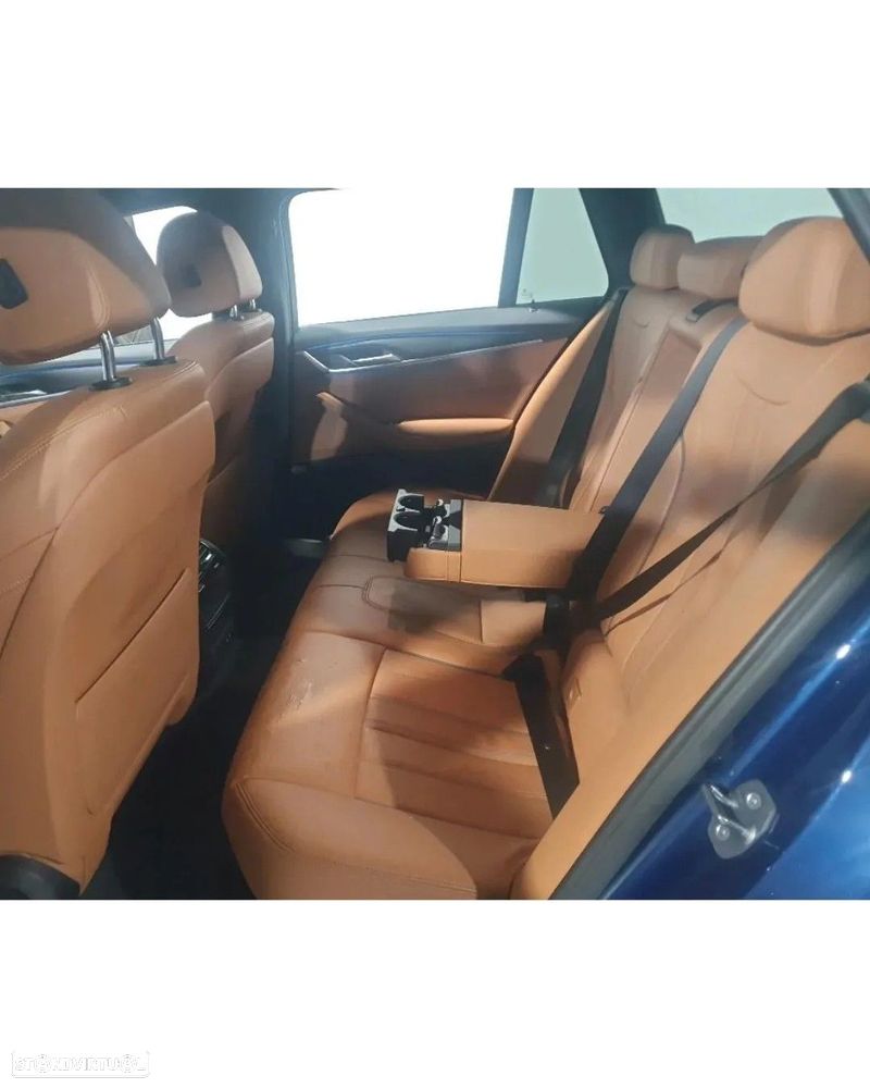 BMW 530 e Pack Desportivo M - 5