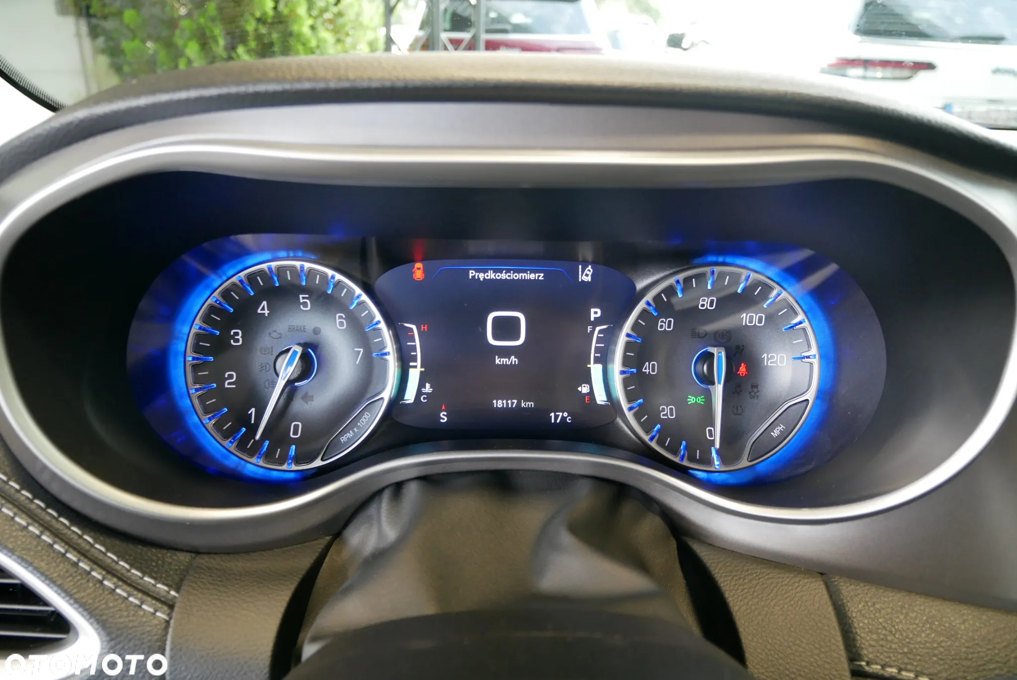 Chrysler Pacifica - 19