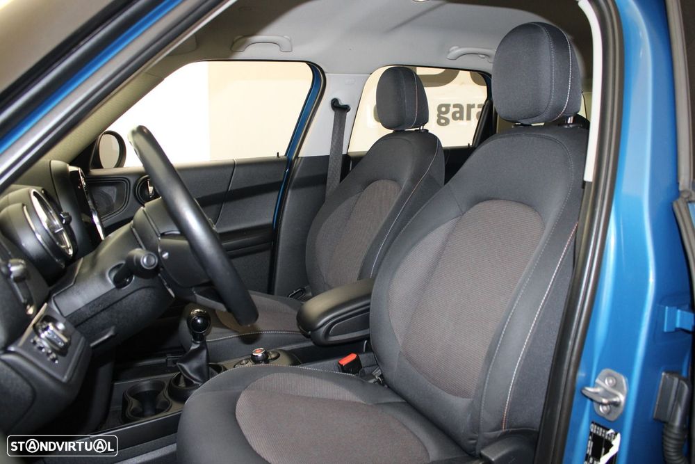 MINI Countryman Cooper D - 25