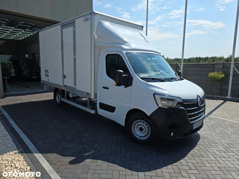 Renault MASTER KONTENER 8 PALET Dłu-4,31cm  Sze-2,11cm  Wys-2,26cm WZMOCNIONE TYLNE ZAWIESZENIE SILNIK 2.3 164KM 144 Tyś Km SERWIS DO OSTATNIEGO Km SALON POLSKA BOGATA OPCJA WYPOSAŻENIA LEDY HALOGENY TEMPOMAT FOTEL KIEROWCY PNEŁMATYCZNY KLIMATYZACJA NOWE OPONY MICHELIN - 5