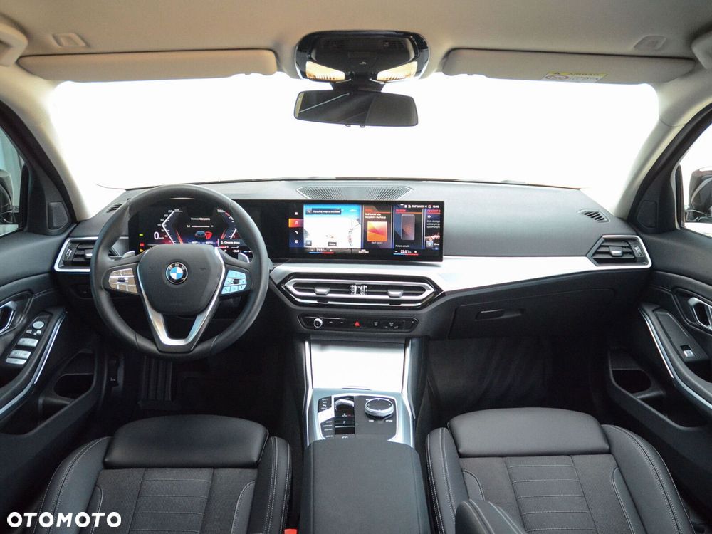 BMW Seria 3 318i - 4