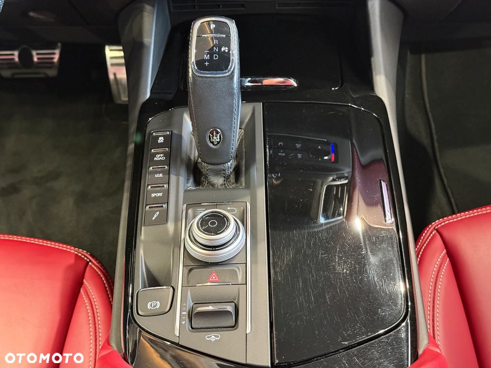Maserati Levante Granlusso - 15