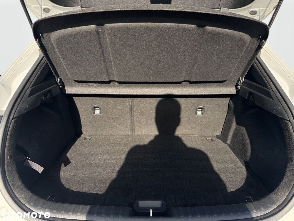 Kia XCeed 1.5 T-GDI M - 23