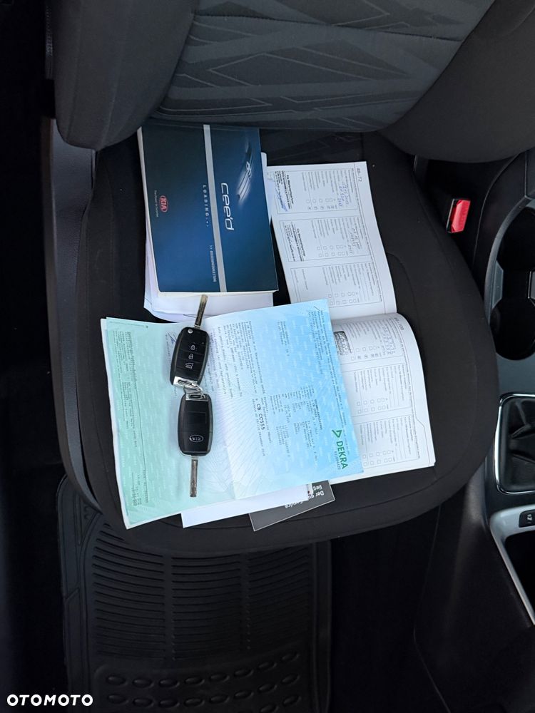 Kia Ceed 1.6 CRDi 136 ISG Edition 7 - 14