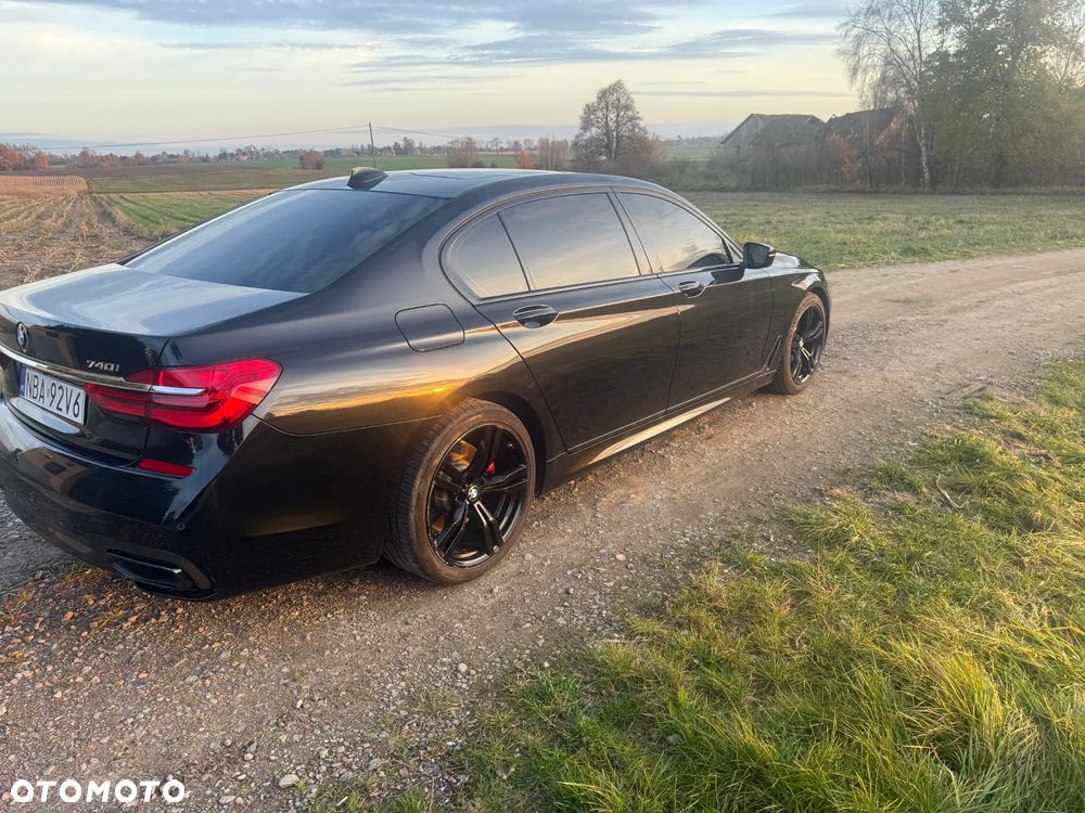 BMW Seria 7 740i - 9