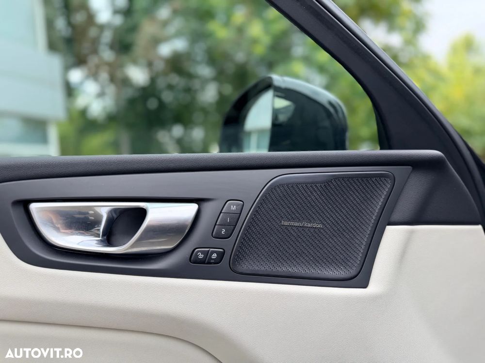Volvo XC 60 B4 D AWD Ultimate Bright - 28