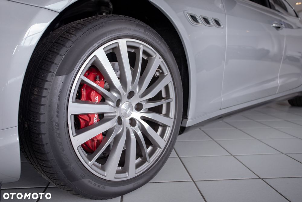 Maserati Quattroporte - 7