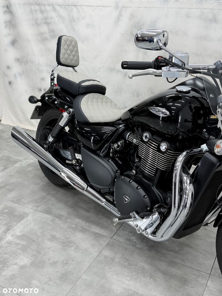 Triumph Thunderbird - 9