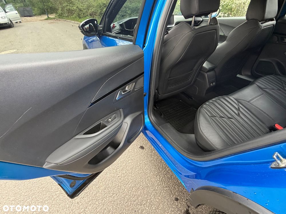 Peugeot 2008 PureTech 155 EAT8 GT - 28