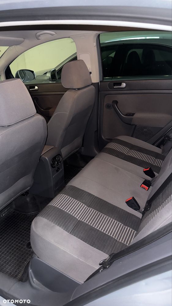 Volkswagen Golf Plus - 8