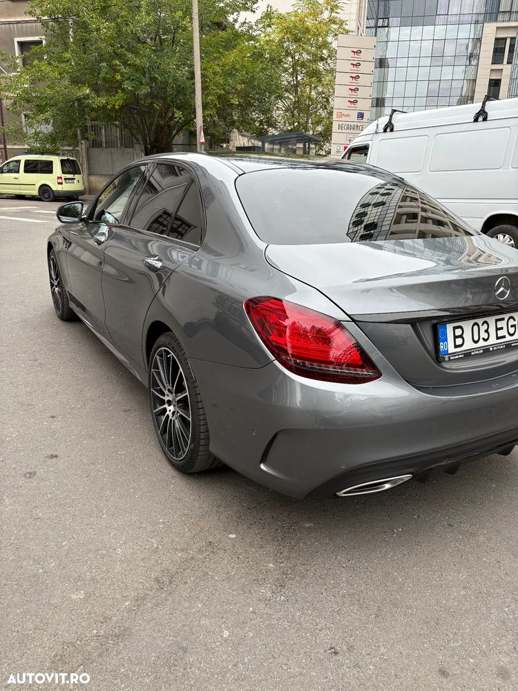 Mercedes-Benz C 300 4MATIC Aut. - 12