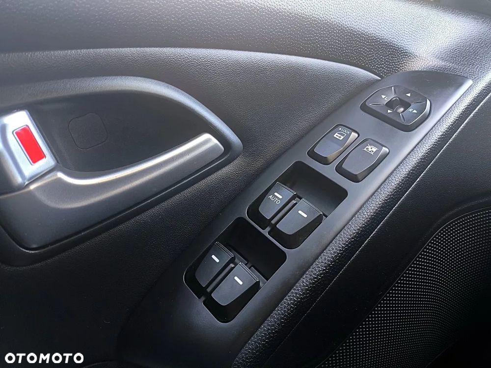 Hyundai ix35 blue 1.6 2WD Finale - 32