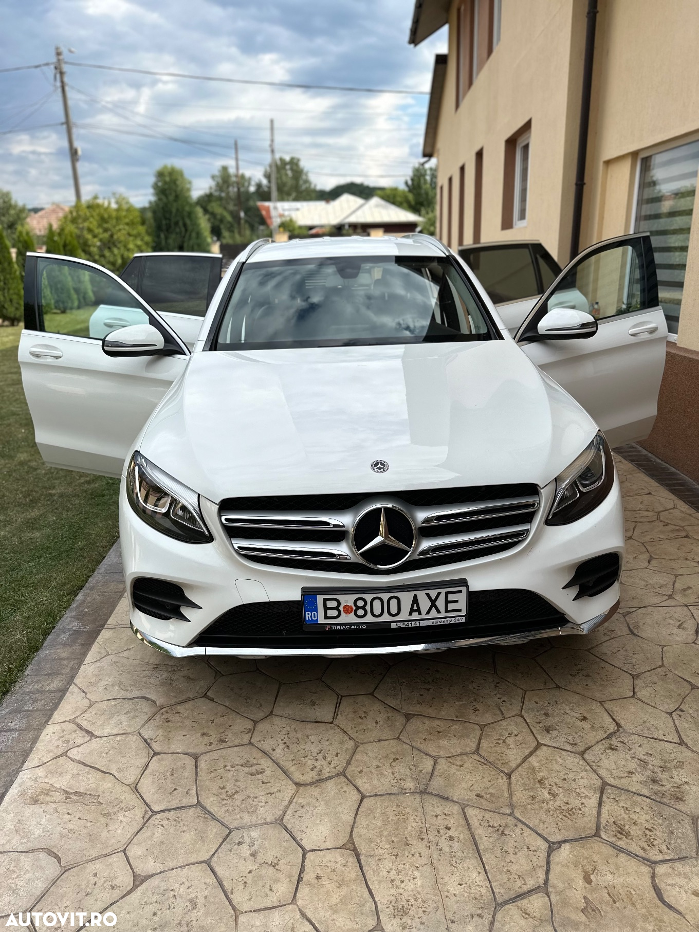 Mercedes-Benz GLC 250 4Matic 9G-TRONIC AMG Line - 22