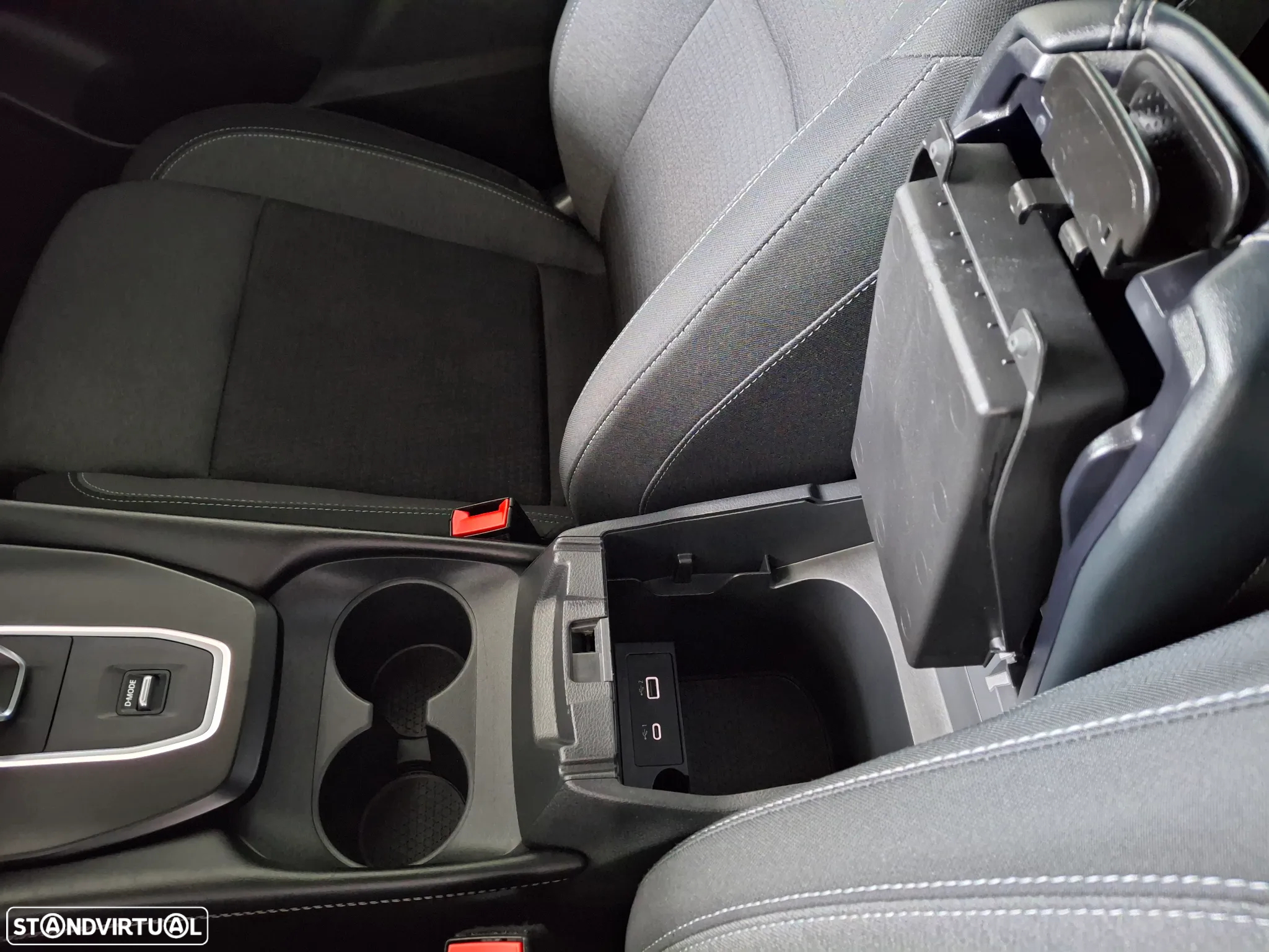 Nissan Qashqai 1.3 DIG-T N-Connecta LED+TT+SKY Xtronic - 13