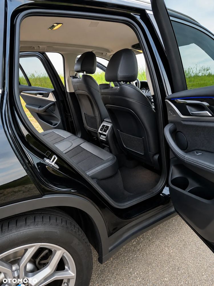 BMW X3 xDrive20i GPF xLine - 9