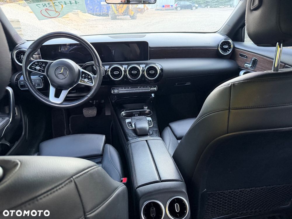 Mercedes-Benz Klasa A 220 4Matic 7G-DCT - 23