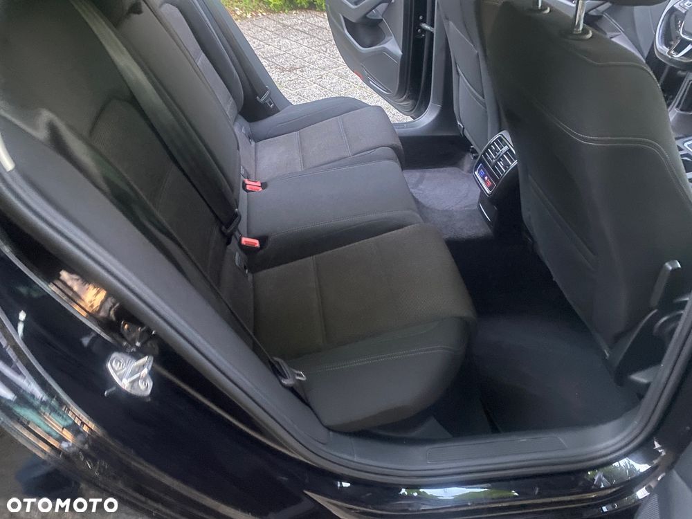 Volkswagen Passat 2.0 TDI (BlueMotion Technology) DSG Comfortline - 23