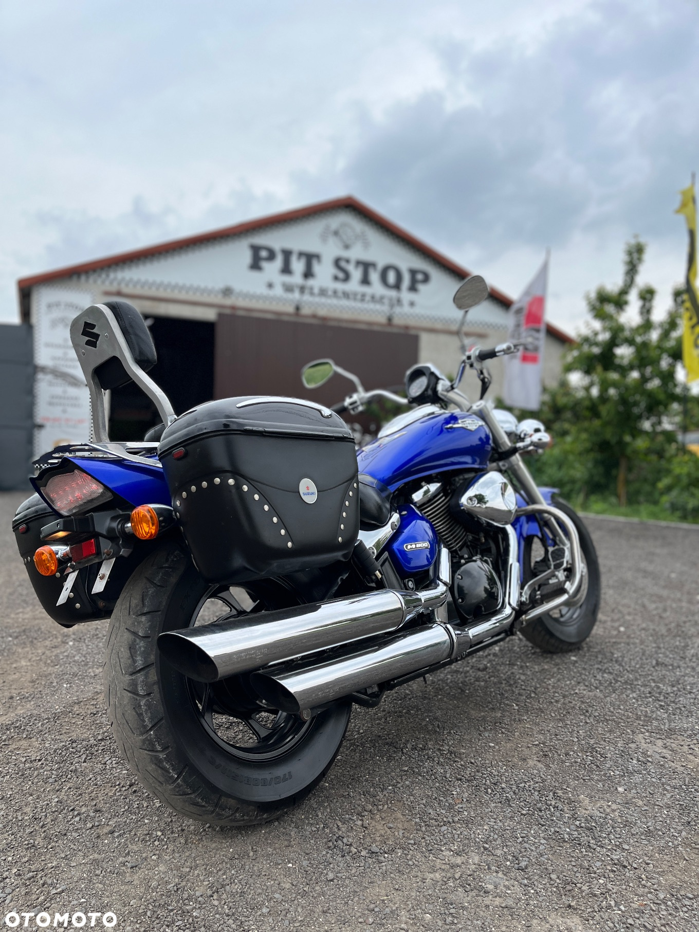 Suzuki Intruder - 3