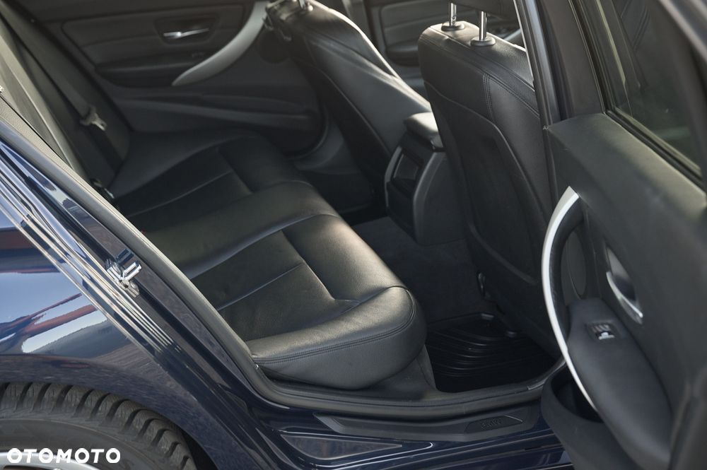 BMW Seria 3 320d - 8