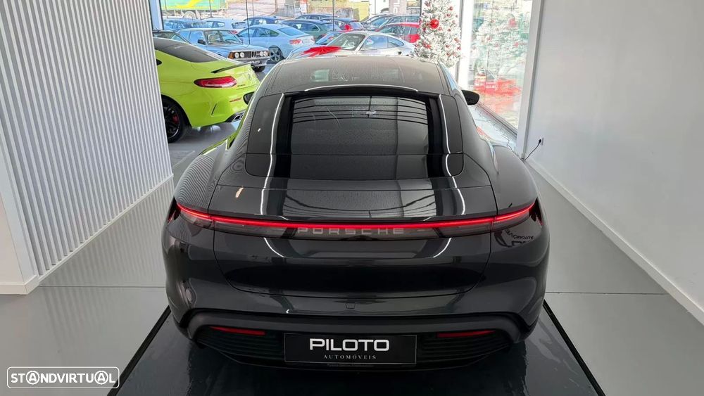 Porsche Taycan Standard - 9