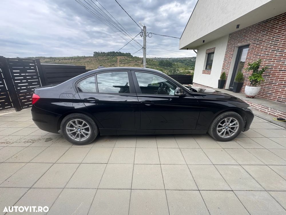 BMW Seria 3 318d - 4