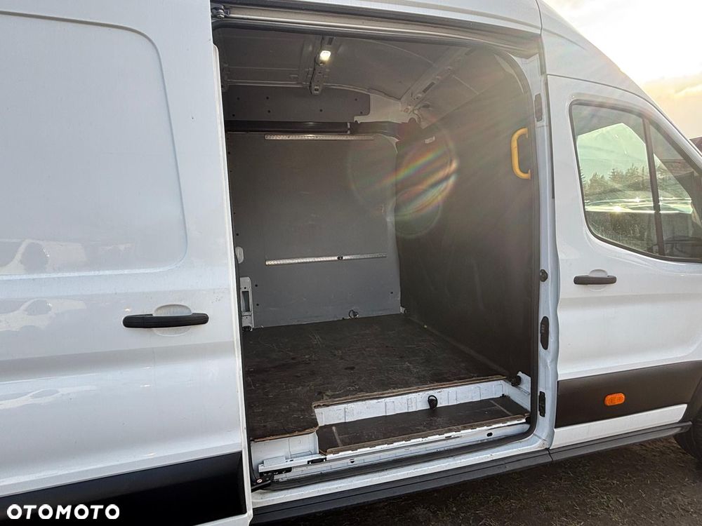 Ford Transit - 33