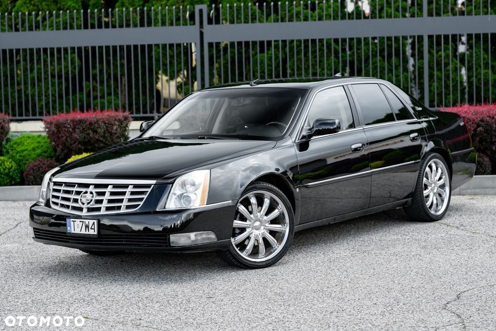 Cadillac DTS - 2