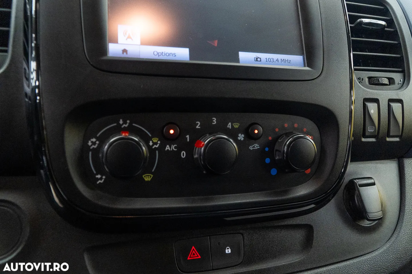 Opel Vivaro 1.6 D (CDTI) L1H1 - 12
