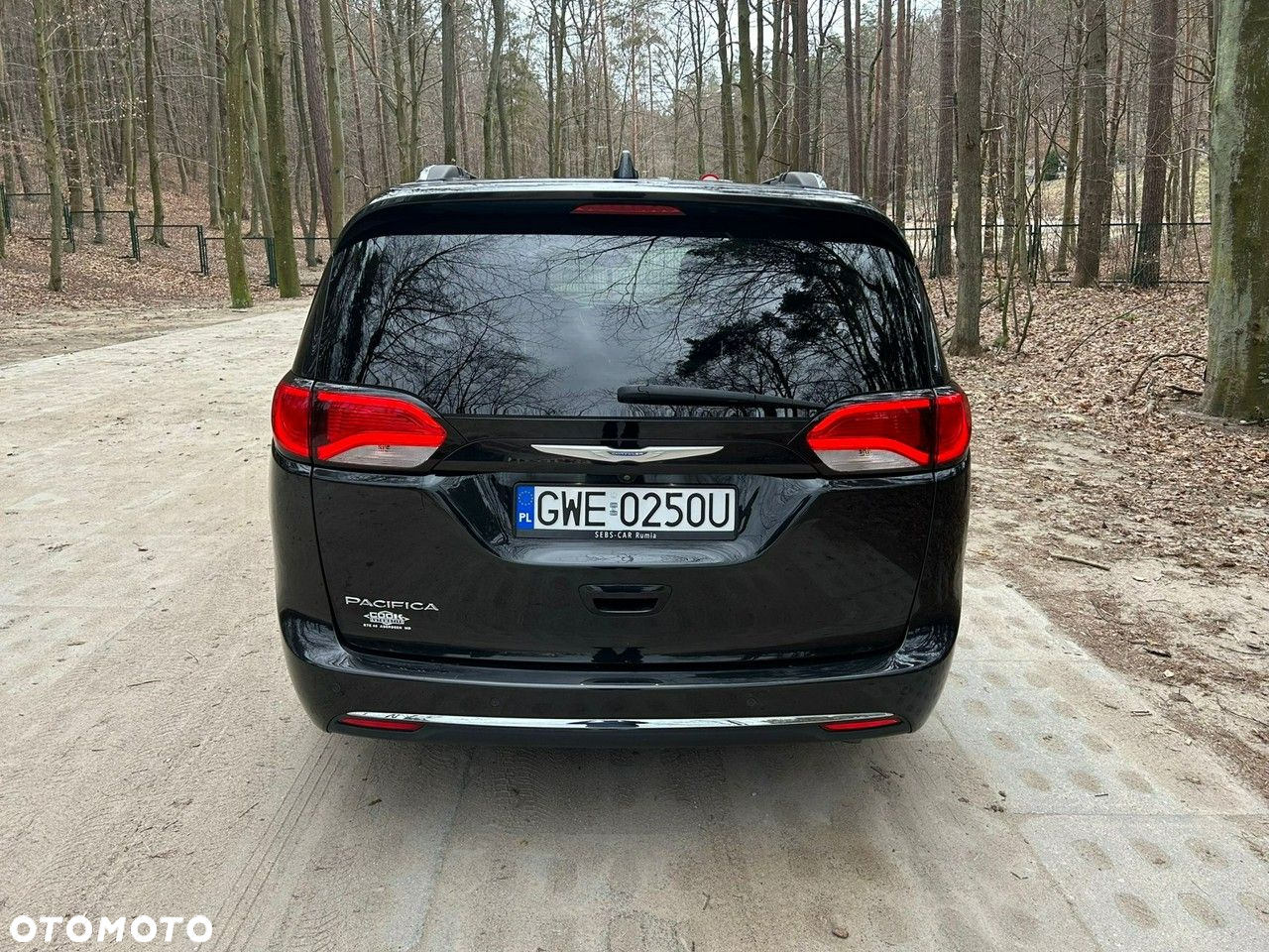 Chrysler Pacifica - 8