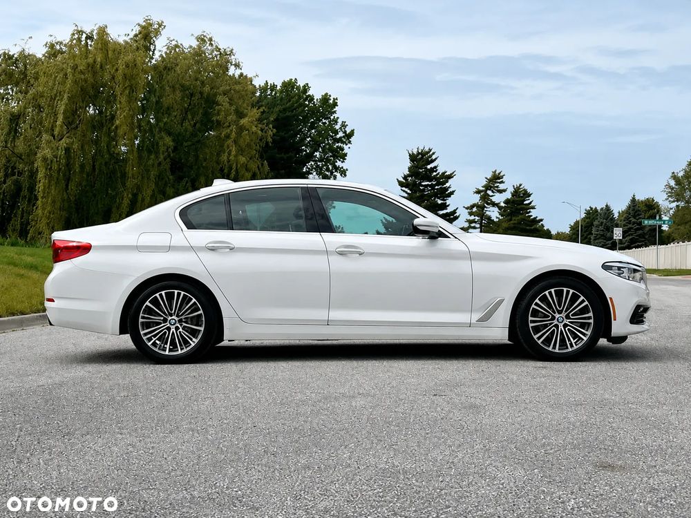 BMW Seria 5 530i xDrive Sport Line - 7