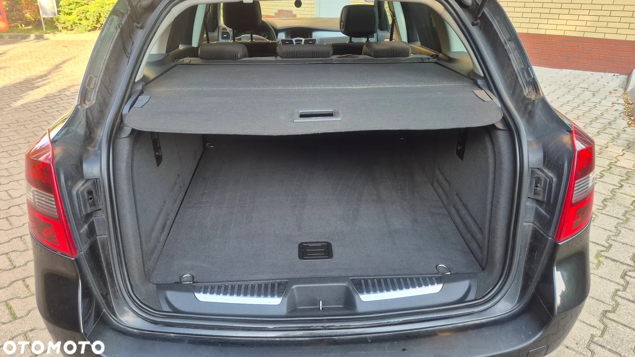 Renault Laguna Grandtour 2.0 dCi FAP Exception - 25
