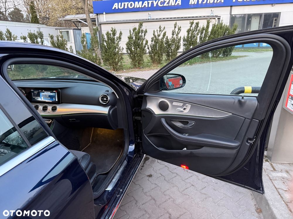 Mercedes-Benz Klasa E 220 d 4-Matic 9G-TRONIC - 7