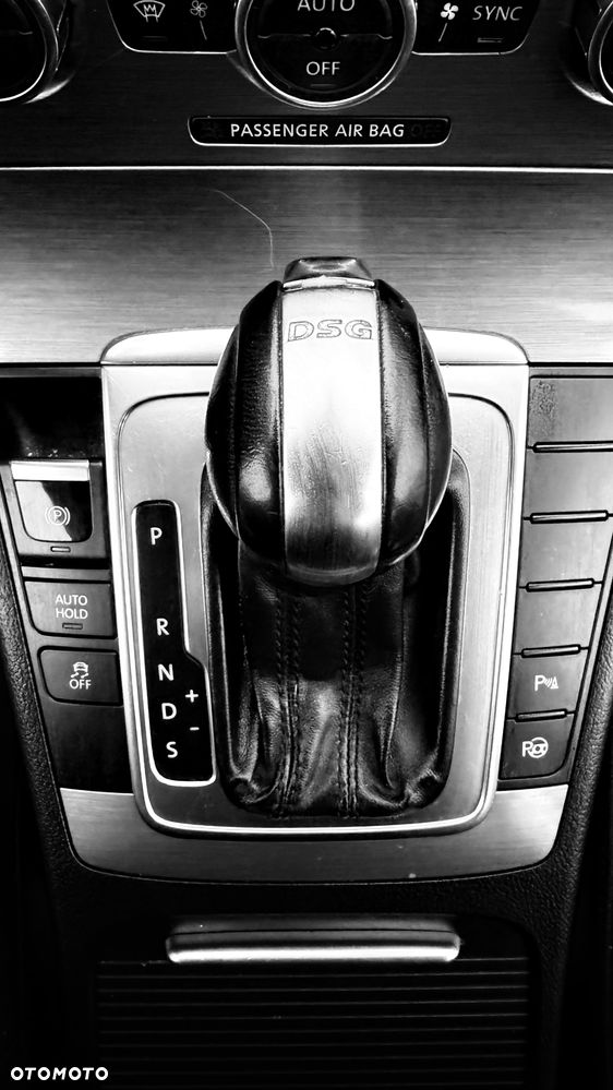 Volkswagen Passat - 30