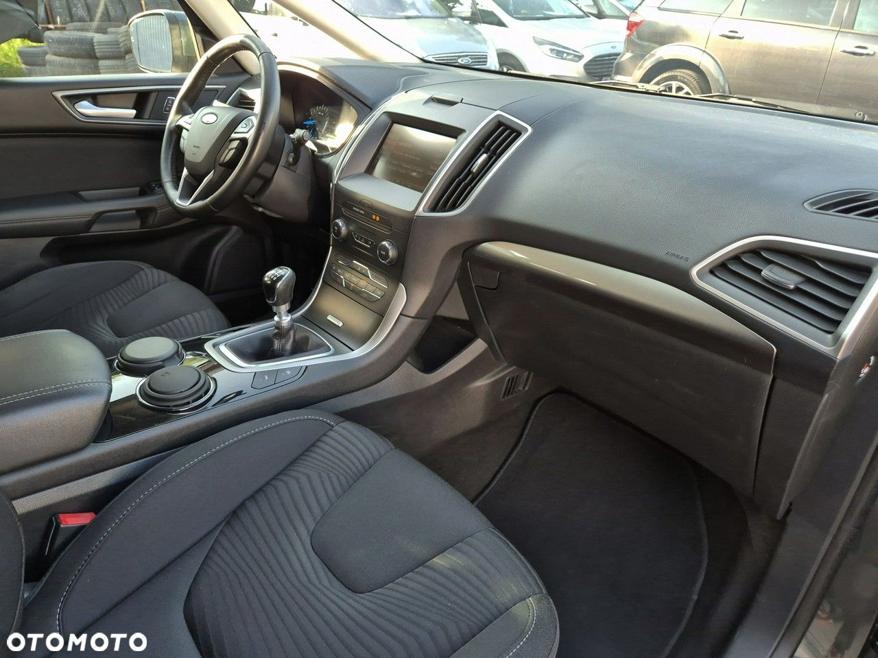Ford S-Max - 29